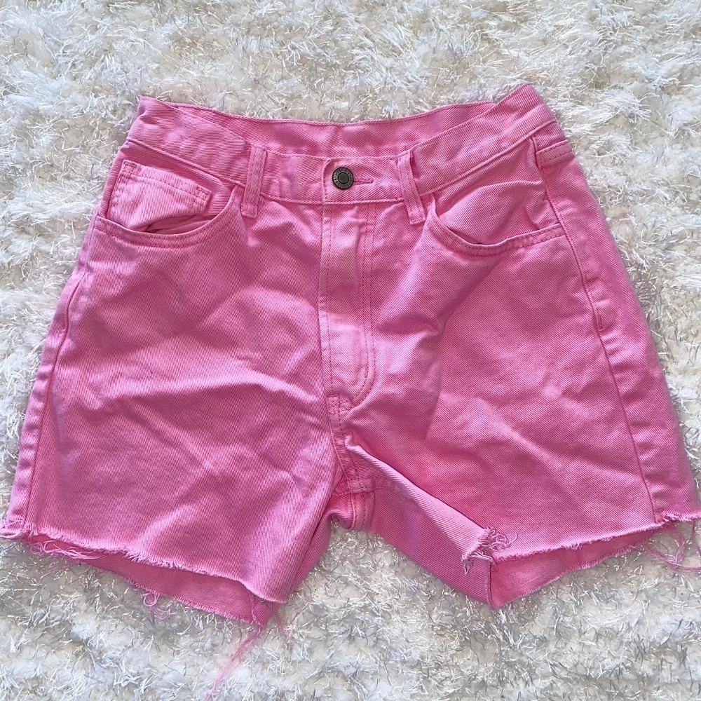 Ladies J Galt size small pink denim shorts